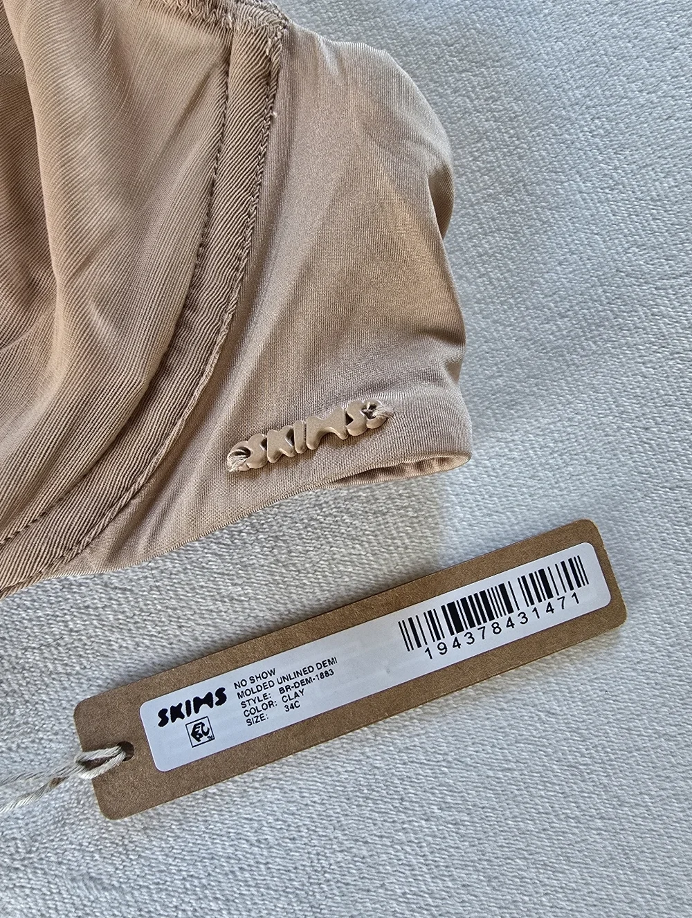 SKIMS▪️No Show Molded Unlined Demi Bra in Clay - Picture 4 of 8